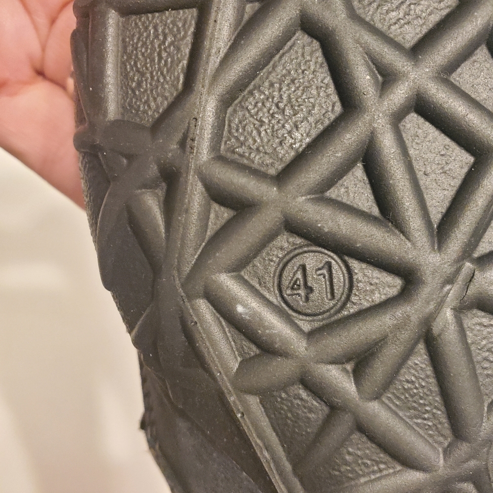 Black Leather Ecco Slides / Sandals, Sz 41 - Picture 8 of 8